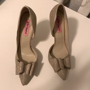 Gold bow high heel Betsey Johnson